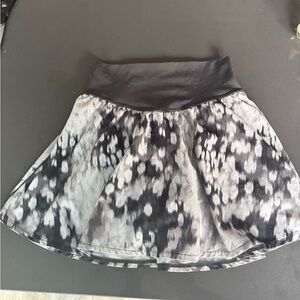 Offline by Aerie Athletic Gray & White Patterned Tennis Skort Sz S Lightweight